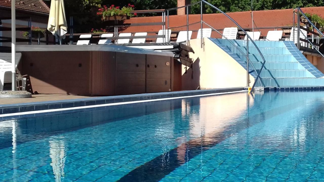 Zichy Park Hotel Bikács Dış mekan fotoğraf