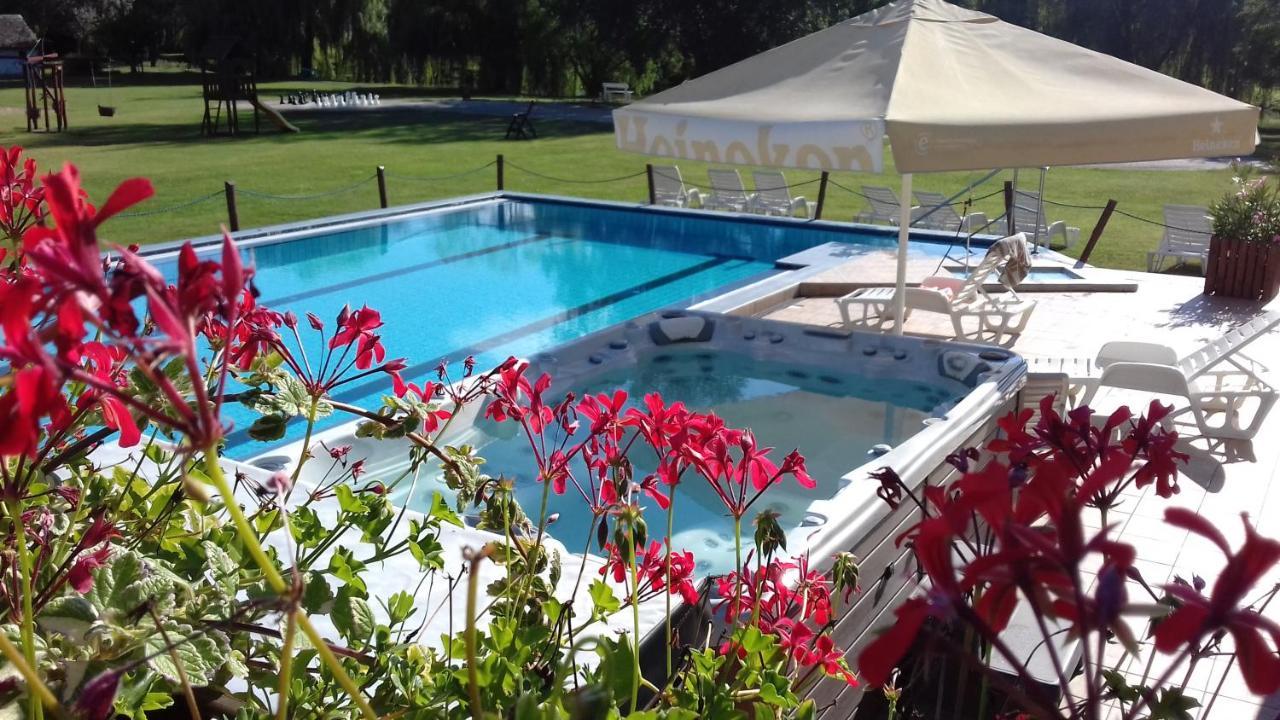 Zichy Park Hotel Bikács Dış mekan fotoğraf