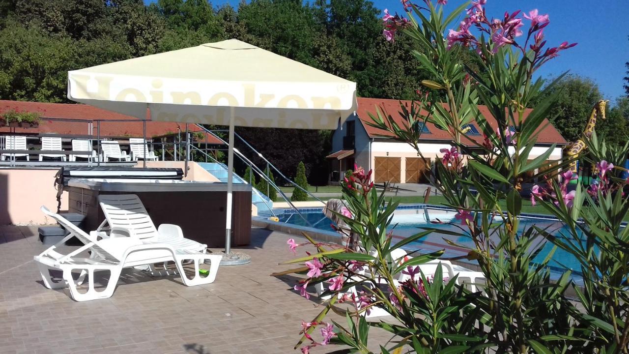 Zichy Park Hotel Bikács Dış mekan fotoğraf