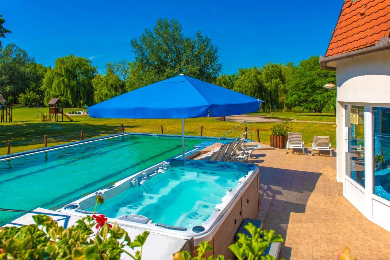 Zichy Park Hotel Bikács Dış mekan fotoğraf