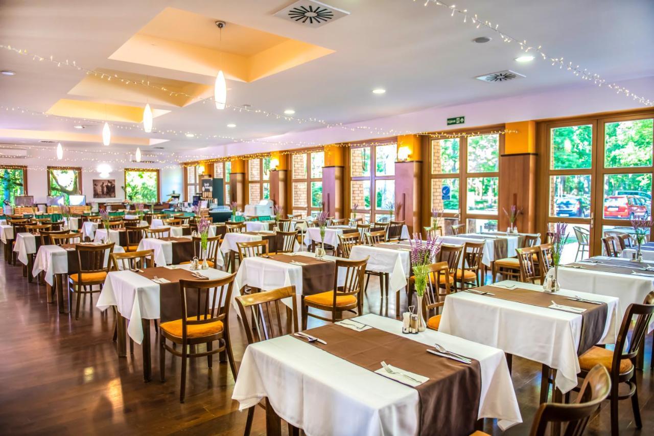 Zichy Park Hotel Bikács Dış mekan fotoğraf