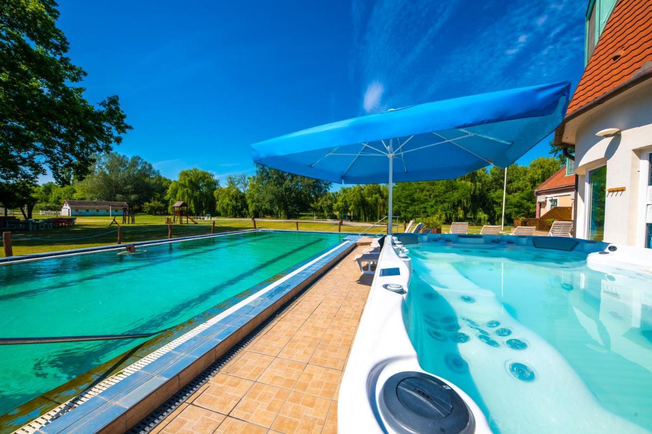 Zichy Park Hotel Bikács Dış mekan fotoğraf