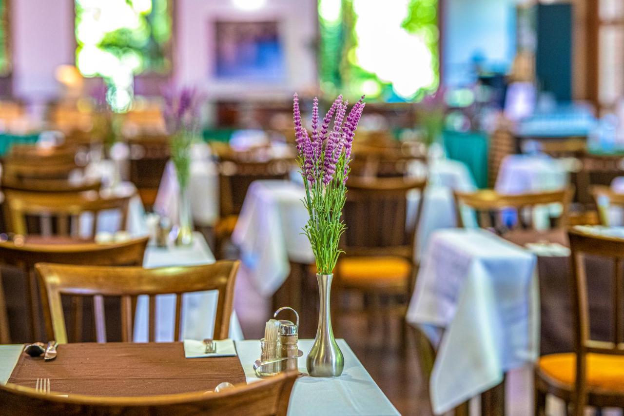 Zichy Park Hotel Bikács Dış mekan fotoğraf