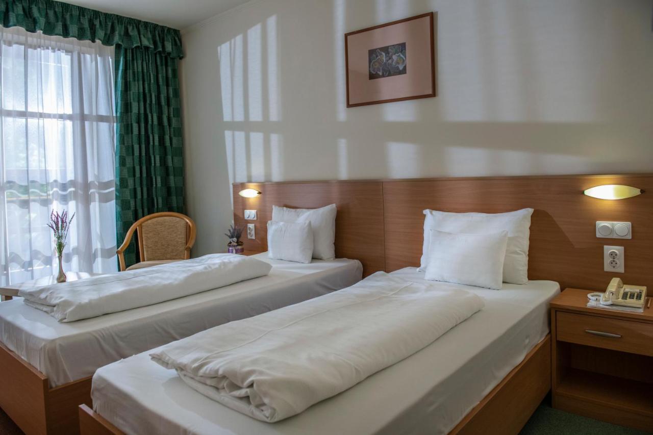 Zichy Park Hotel Bikács Dış mekan fotoğraf