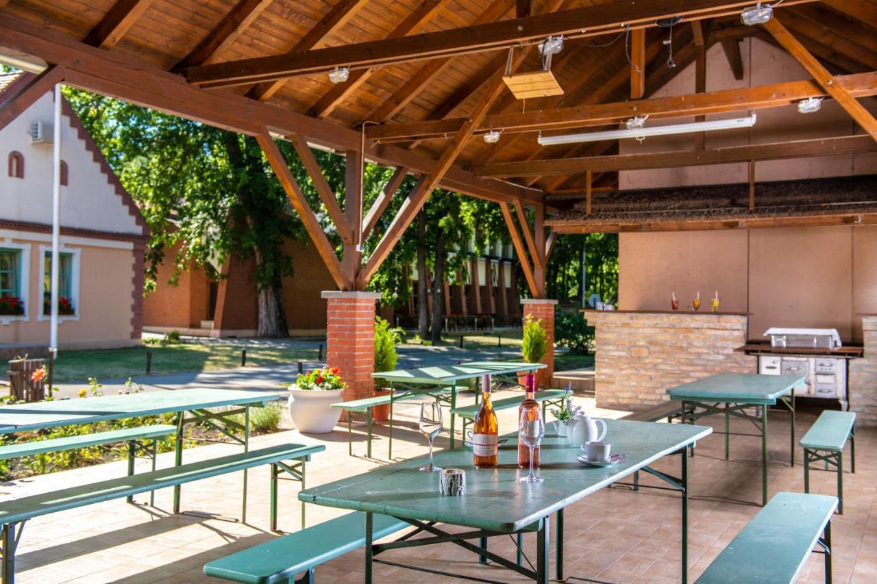 Zichy Park Hotel Bikács Dış mekan fotoğraf