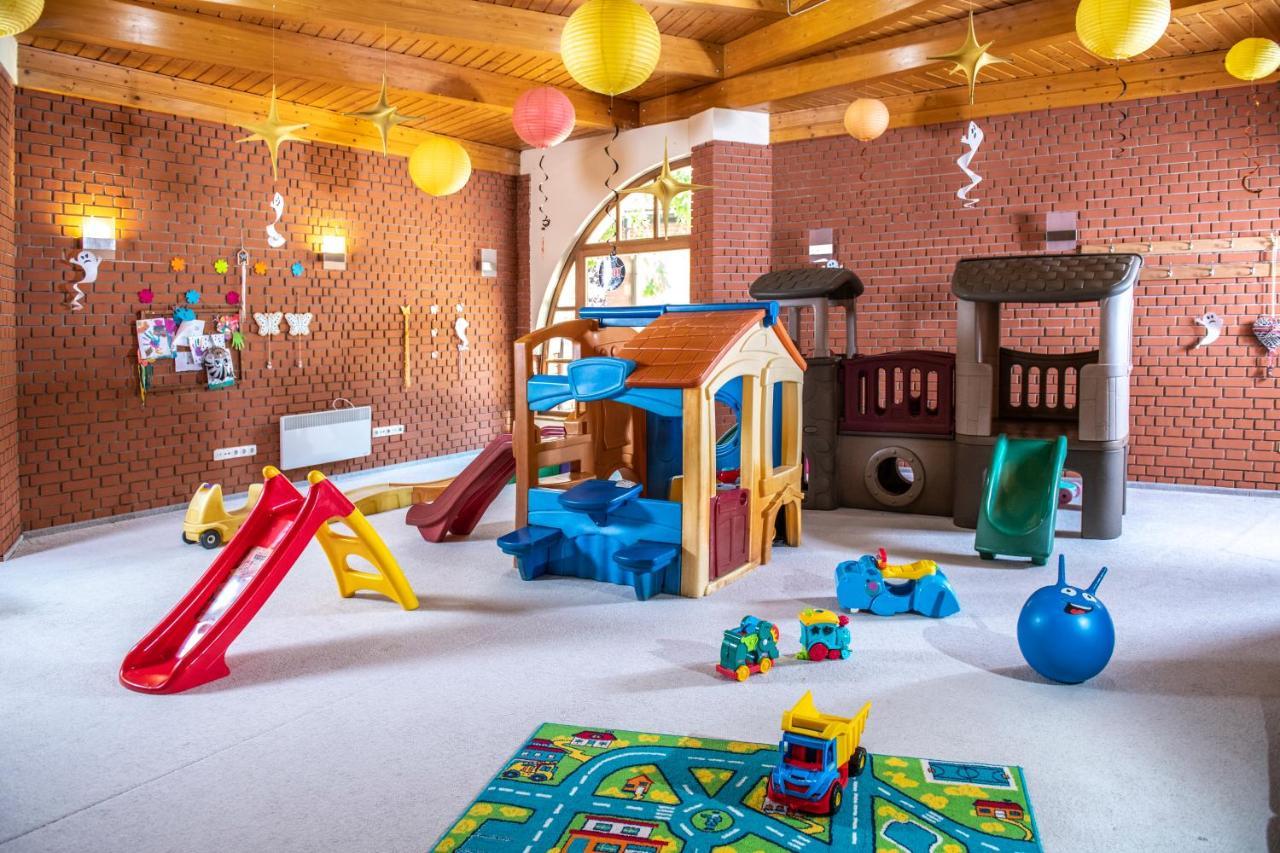 Zichy Park Hotel Bikács Dış mekan fotoğraf
