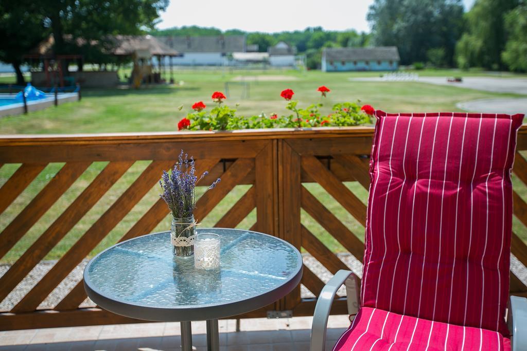 Zichy Park Hotel Bikács Dış mekan fotoğraf