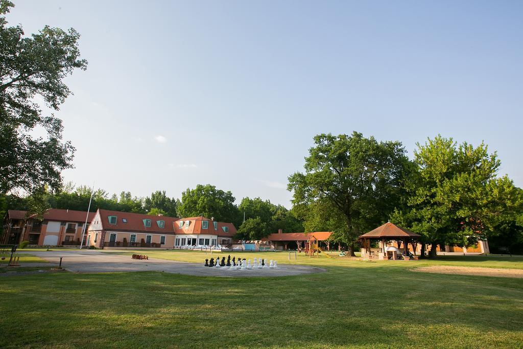 Zichy Park Hotel Bikács Dış mekan fotoğraf