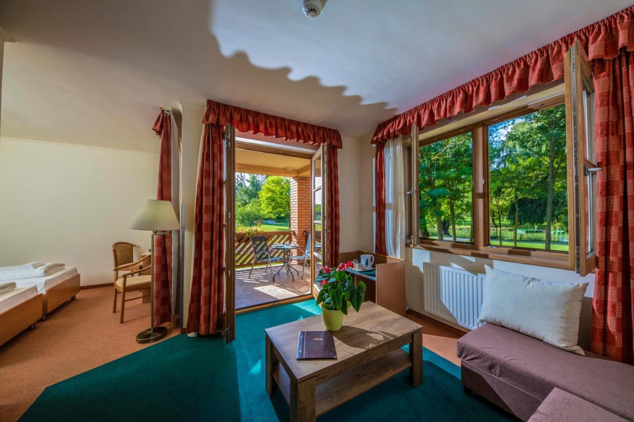 Zichy Park Hotel Bikács Dış mekan fotoğraf